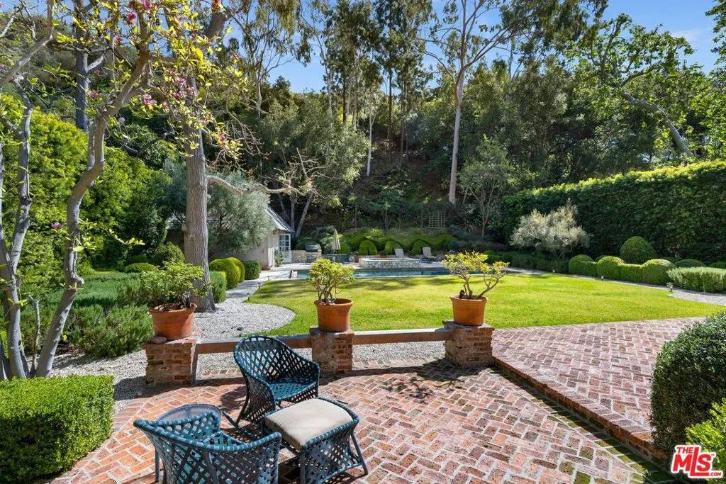 Los Angeles, California 90049, United States, 5 Bedrooms Bedrooms, ,5 BathroomsBathrooms,Residential,Active,102094