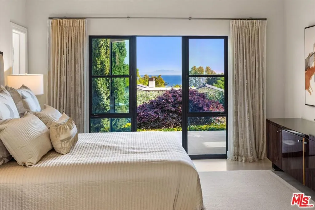 Montecito, California 93108, United States, 4 Bedrooms Bedrooms, ,4 BathroomsBathrooms,Residential,Active,41254