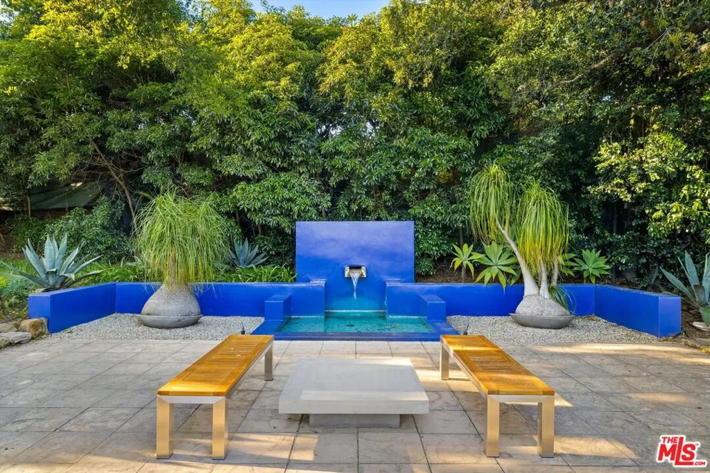 Montecito, California 93108, United States, 4 Bedrooms Bedrooms, ,4 BathroomsBathrooms,Residential,Active,41254