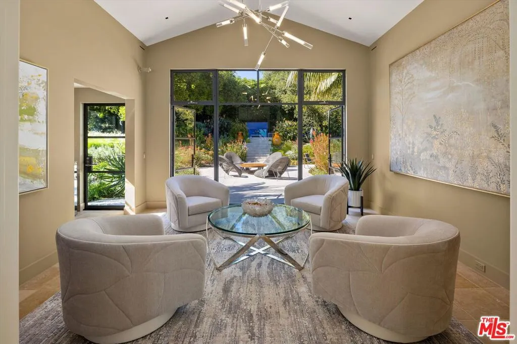 Montecito, California 93108, United States, 4 Bedrooms Bedrooms, ,4 BathroomsBathrooms,Residential,Active,41254