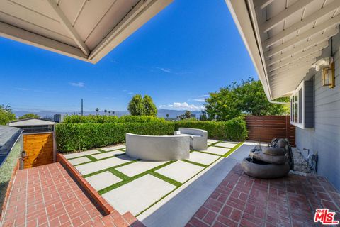 A home in Studio City