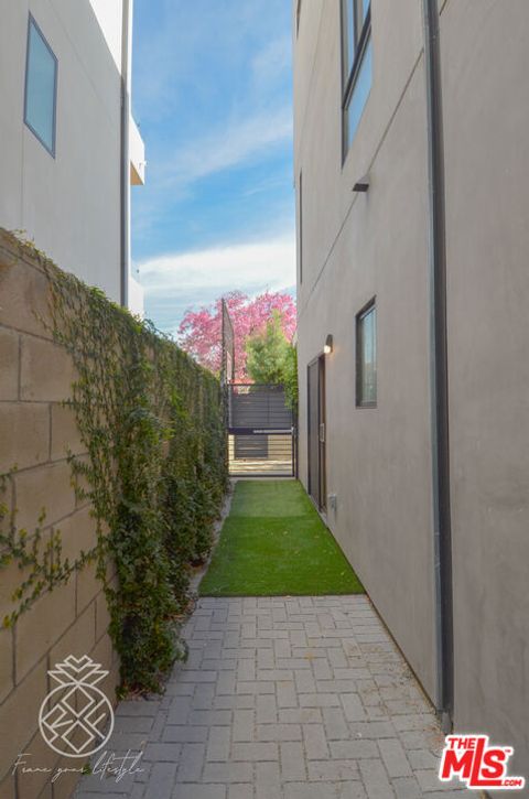 A home in Studio City