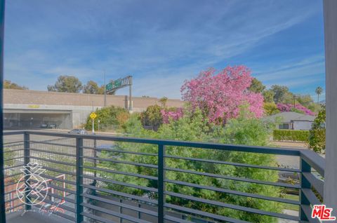 A home in Studio City