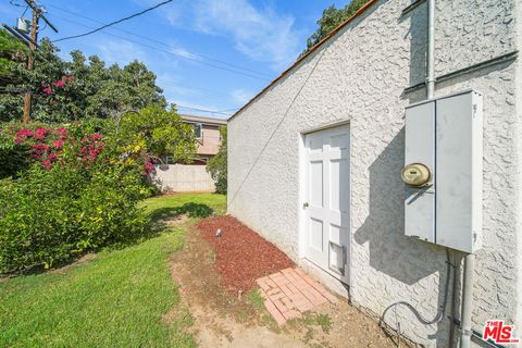 A home in Mission Hills (San Fernando)