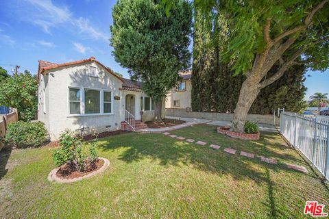 A home in Mission Hills (San Fernando)