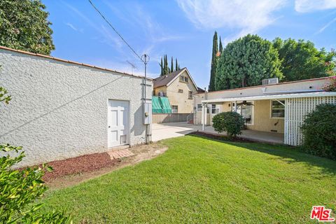 A home in Mission Hills (San Fernando)