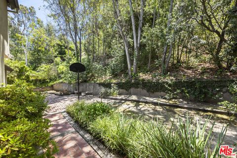 A home in Studio City