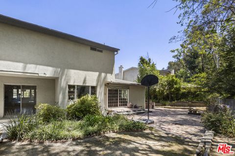 A home in Studio City