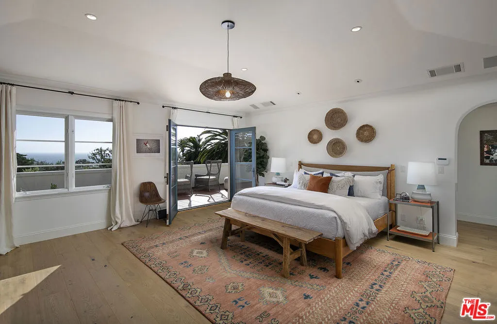 Santa Barbara, California 93110, United States, 4 Bedrooms Bedrooms, ,4 BathroomsBathrooms,Residential,Active,94268