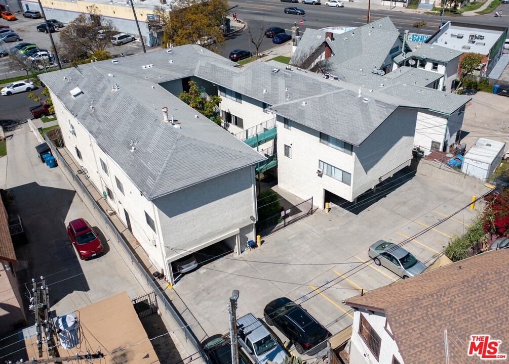 Properties 3 1922 S Hobart Boulevard