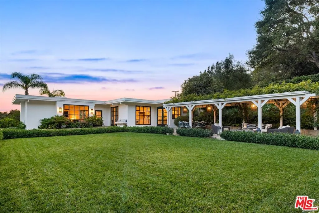 Santa Barbara, California 93108, United States, 3 Bedrooms Bedrooms, ,4 BathroomsBathrooms,Residential,Active,113626