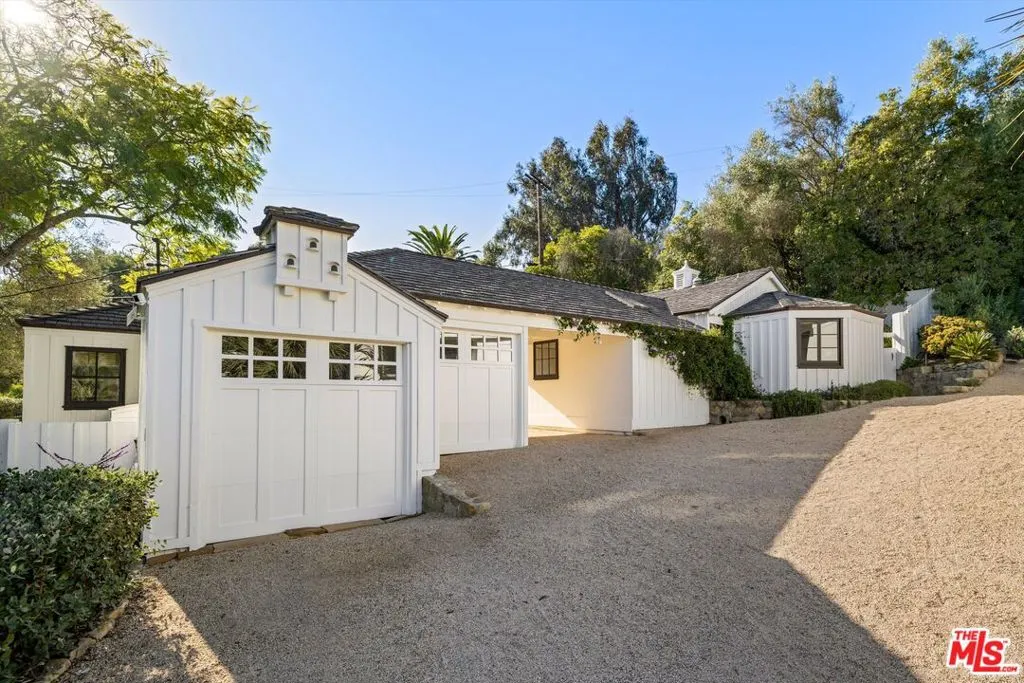 Santa Barbara, California 93108, United States, 3 Bedrooms Bedrooms, ,4 BathroomsBathrooms,Residential,Active,113626