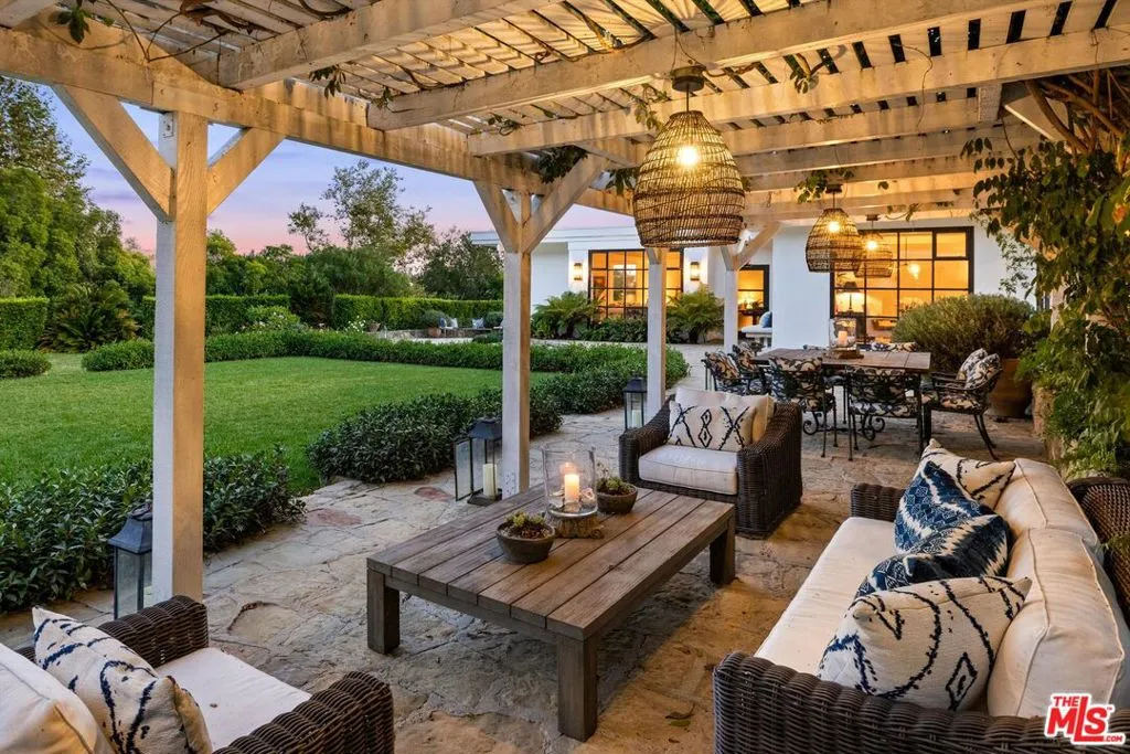 Santa Barbara, California 93108, United States, 3 Bedrooms Bedrooms, ,4 BathroomsBathrooms,Residential,Active,113626