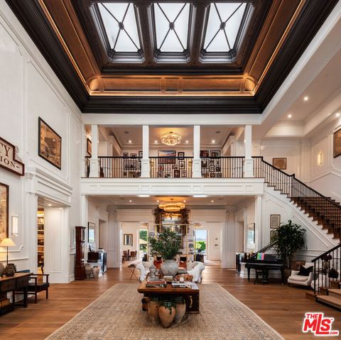 2571 Wallingford Drive Beverly Hills CA 90210