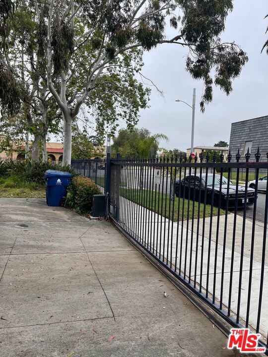 Properties 4 4400 W Washington Boulevard