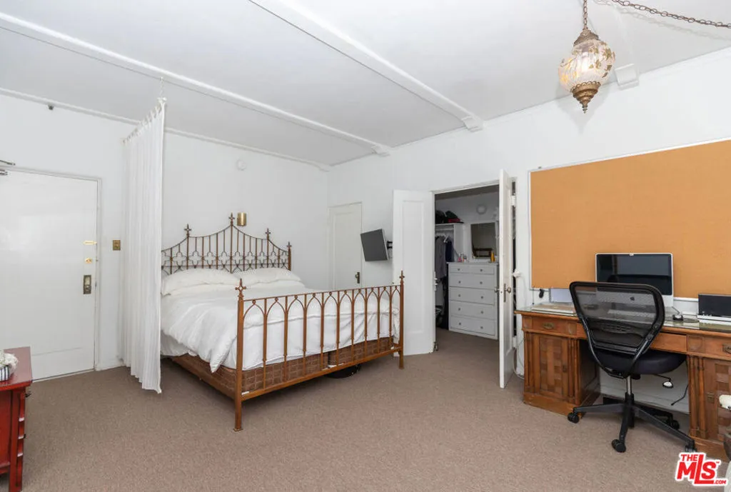 Los Angeles, California 90027, United States, 7 Bedrooms Bedrooms, ,31 BathroomsBathrooms,Residential,Active,74476