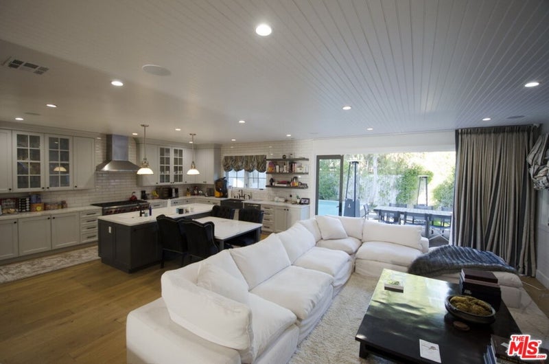 1738 NICHOLS CANYON Road
