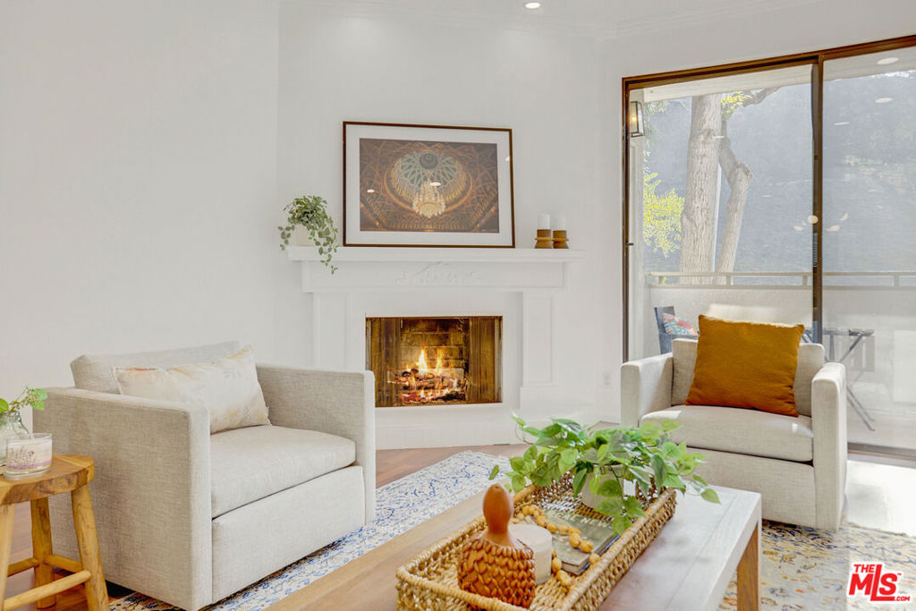 Properties 4 3480 Barham Boulevard 223