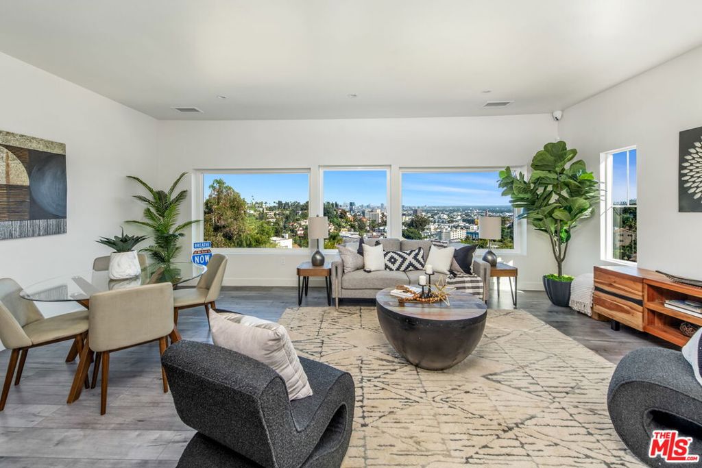 Los Angeles, California 90068, United States, 3 Bedrooms Bedrooms, ,2 BathroomsBathrooms,Residential,Pending,48577