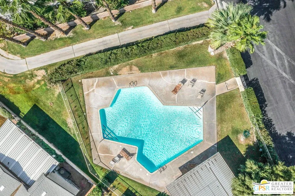 Thousand Palms, California 92276, United States, 2 Bedrooms Bedrooms, ,2 BathroomsBathrooms,Residential,Pending,131460