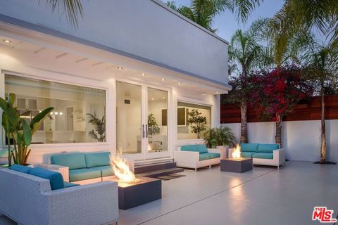 Single Family Residence in Los Angeles CA 6219 Melrose Avenue.jpg