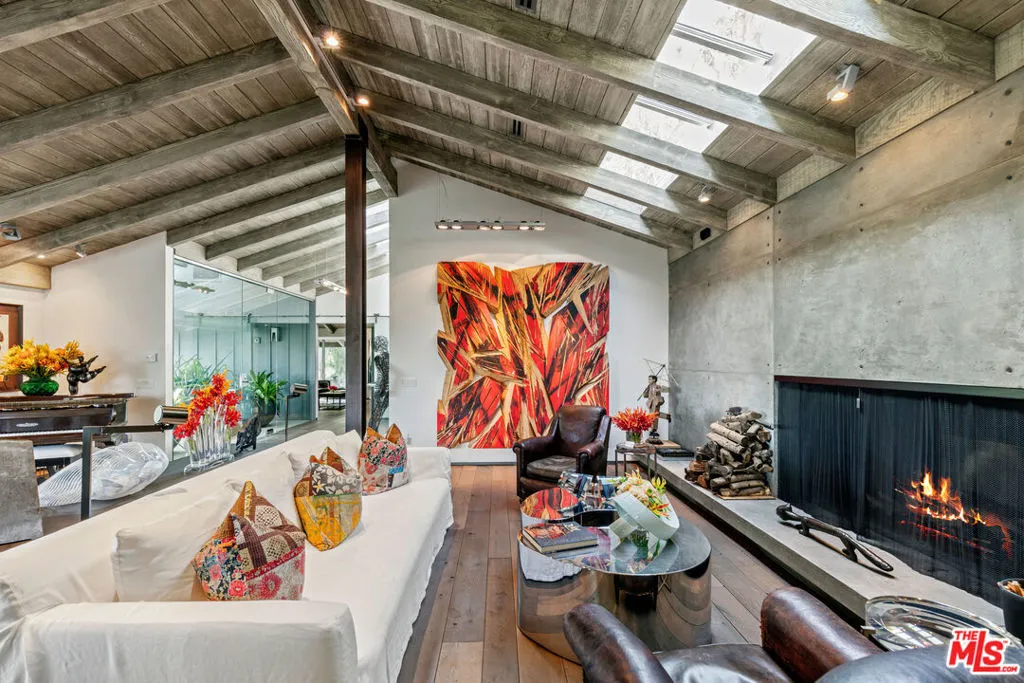 Los Angeles, California 90049, United States, 3 Bedrooms Bedrooms, ,3 BathroomsBathrooms,Residential,Active,78675