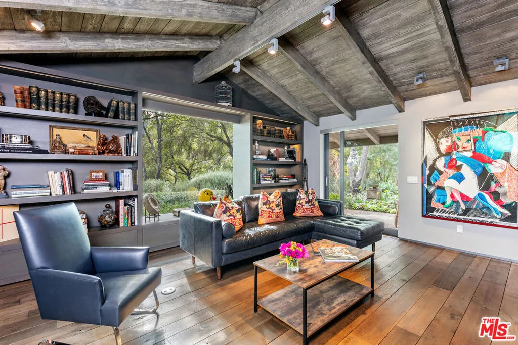 Los Angeles, California 90049, United States, 3 Bedrooms Bedrooms, ,3 BathroomsBathrooms,Residential,Active,78675