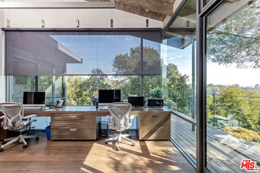 Los Angeles, California 90049, United States, 3 Bedrooms Bedrooms, ,3 BathroomsBathrooms,Residential,Active,78675