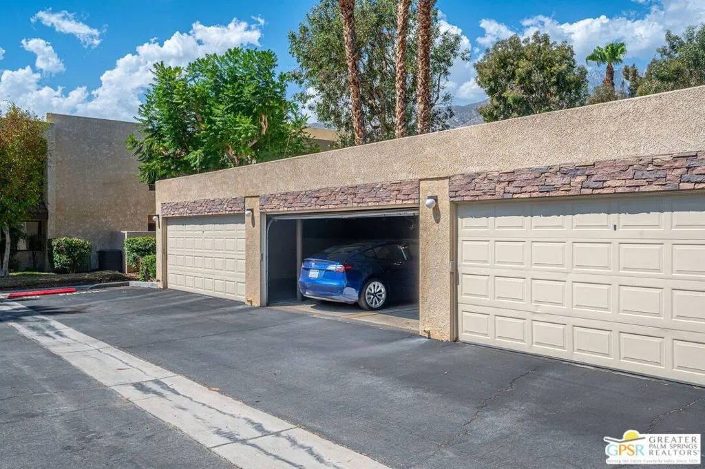 Palm Springs, California 92262, United States, 2 Bedrooms Bedrooms, ,1 BathroomBathrooms,Residential,Active,76790