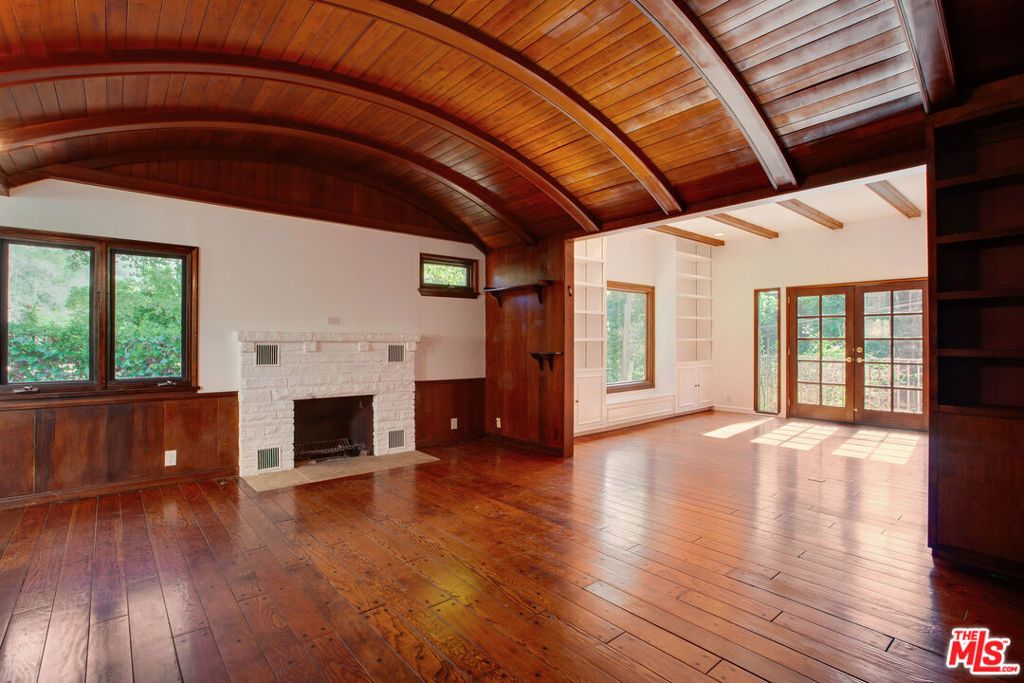 listing image 0