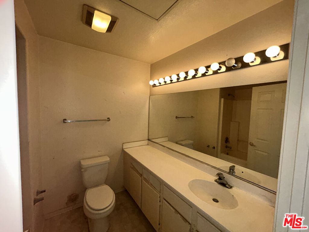 listing image 50