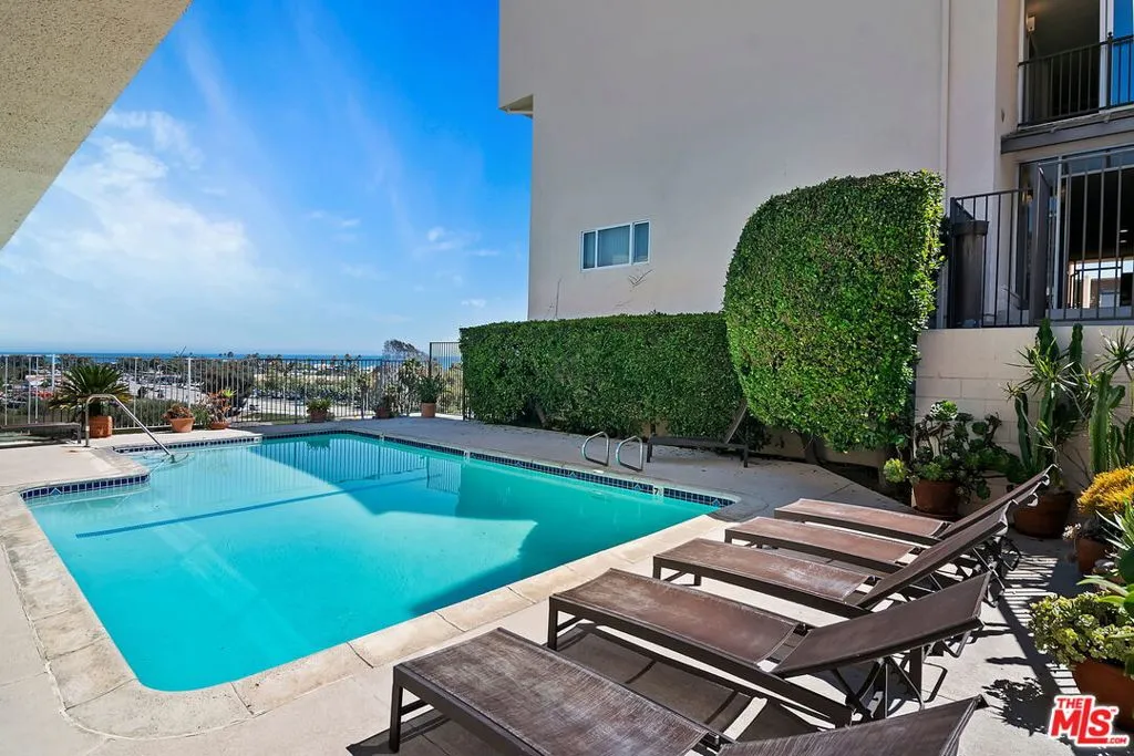 Malibu, California 90265, United States, 2 Bedrooms Bedrooms, ,2 BathroomsBathrooms,Residential,Active,117933