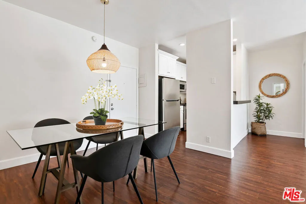 Malibu, California 90265, United States, 2 Bedrooms Bedrooms, ,2 BathroomsBathrooms,Residential,Active,117933