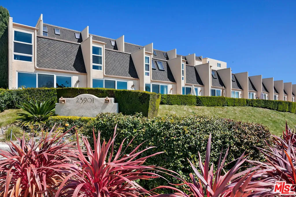 Malibu, California 90265, United States, 2 Bedrooms Bedrooms, ,2 BathroomsBathrooms,Residential,Active,117933