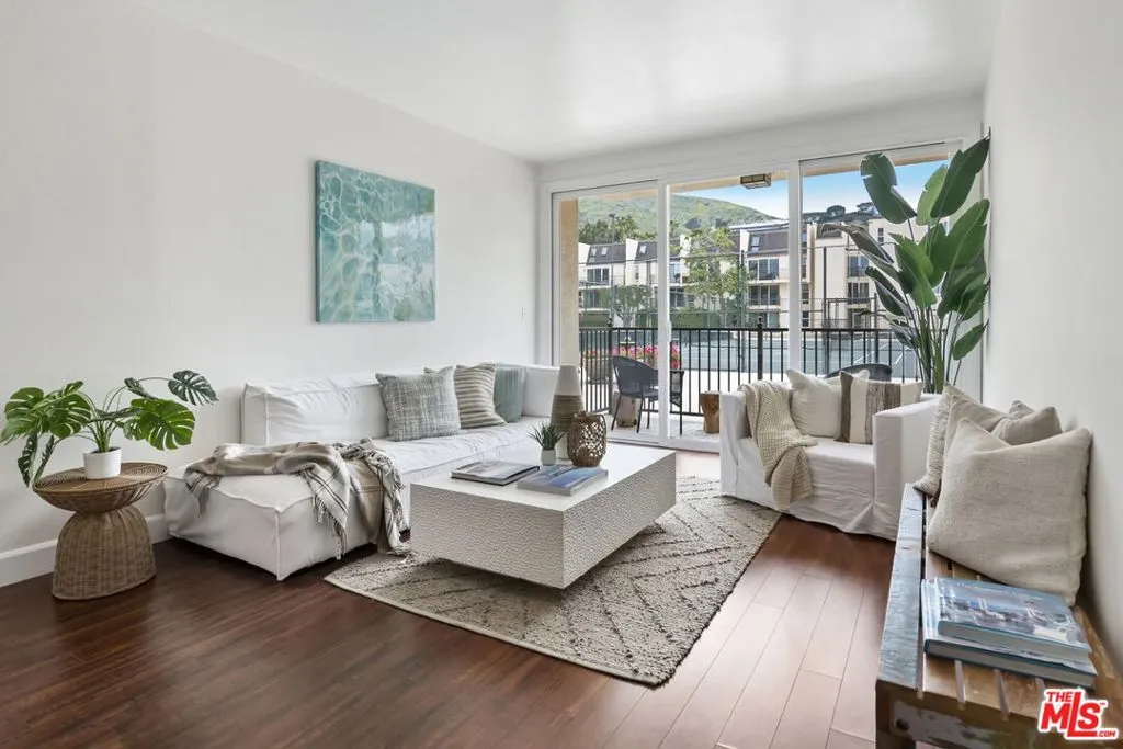 Malibu, California 90265, United States, 2 Bedrooms Bedrooms, ,2 BathroomsBathrooms,Residential,Active,117933