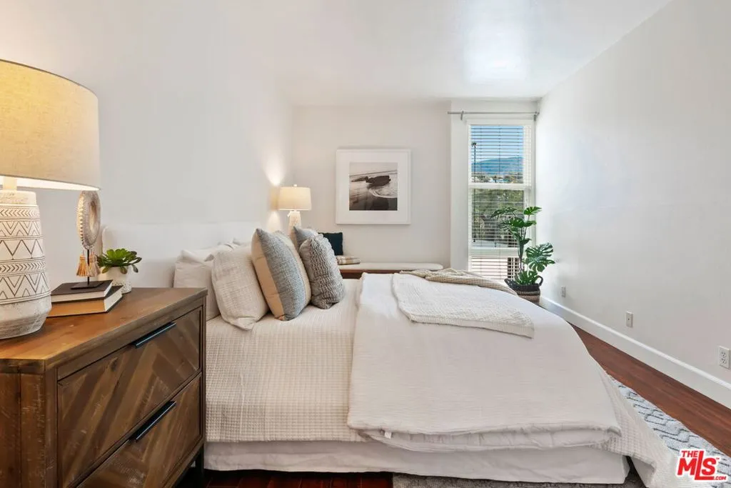 Malibu, California 90265, United States, 2 Bedrooms Bedrooms, ,2 BathroomsBathrooms,Residential,Active,117933