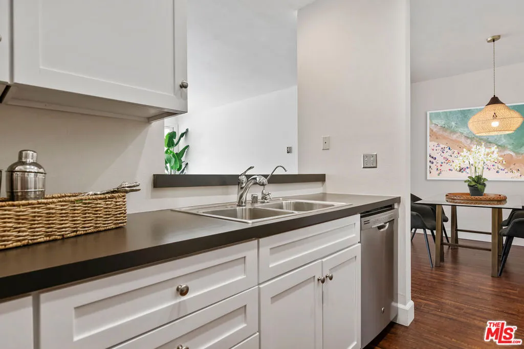 Malibu, California 90265, United States, 2 Bedrooms Bedrooms, ,2 BathroomsBathrooms,Residential,Active,117933