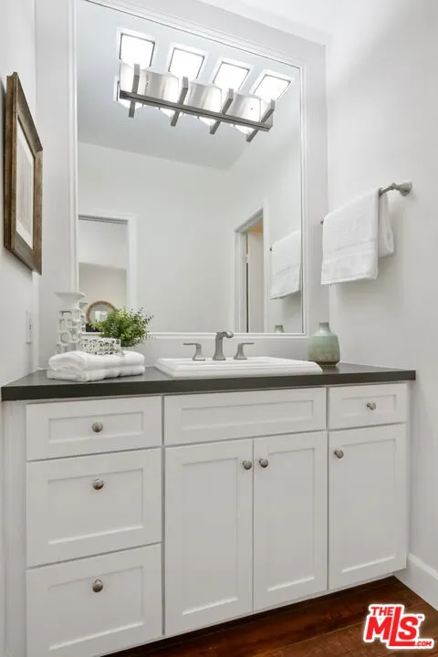 Malibu, California 90265, United States, 2 Bedrooms Bedrooms, ,2 BathroomsBathrooms,Residential,Active,117933