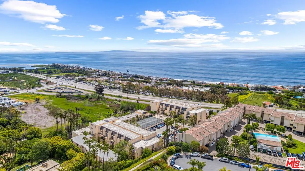 Malibu, California 90265, United States, 2 Bedrooms Bedrooms, ,2 BathroomsBathrooms,Residential,Active,117933