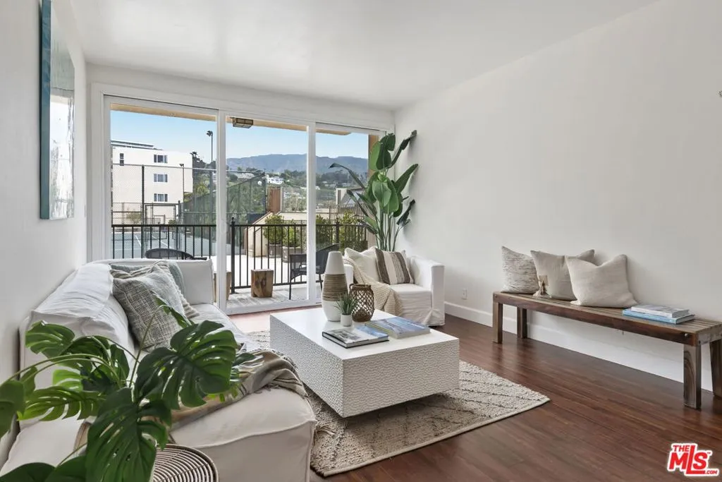 Malibu, California 90265, United States, 2 Bedrooms Bedrooms, ,2 BathroomsBathrooms,Residential,Active,117933