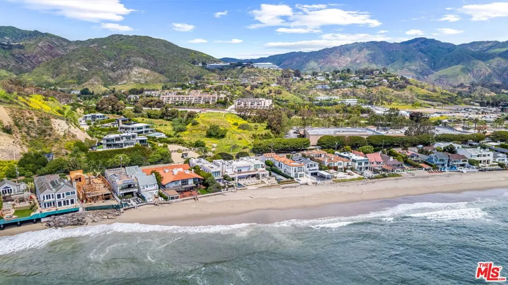 Malibu, California 90265, United States, 2 Bedrooms Bedrooms, ,2 BathroomsBathrooms,Residential,Active,117933