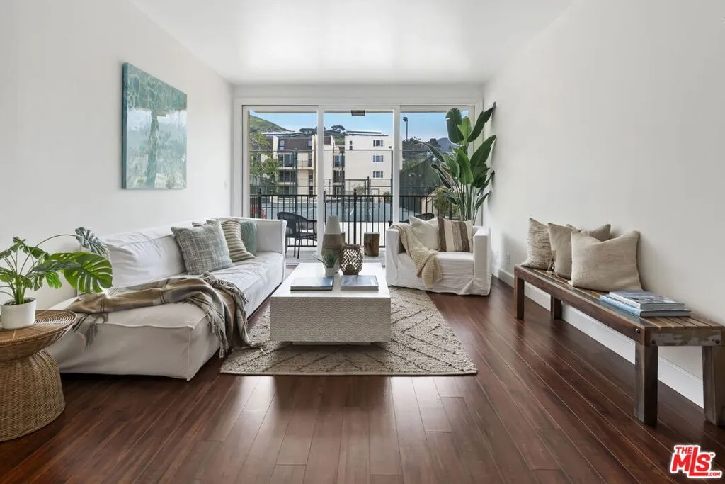 Malibu, California 90265, United States, 2 Bedrooms Bedrooms, ,2 BathroomsBathrooms,Residential,Active,117933