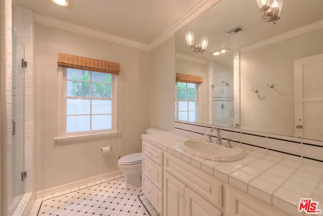 Sherman Oaks, California 91423, United States, 3 Bedrooms Bedrooms, ,3 BathroomsBathrooms,Residential,Active,94632