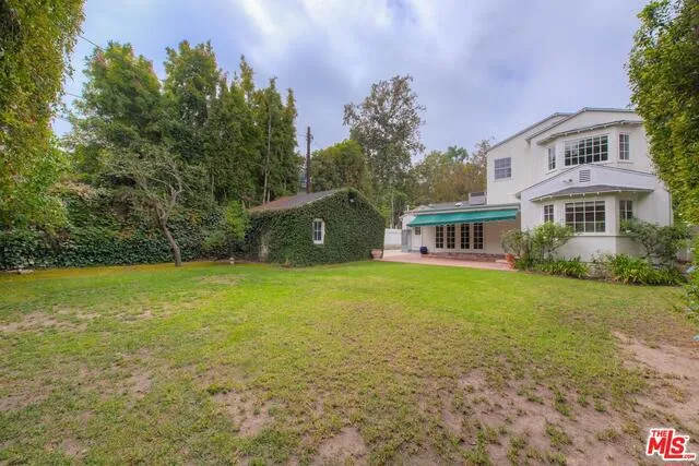 Sherman Oaks, California 91423, United States, 3 Bedrooms Bedrooms, ,3 BathroomsBathrooms,Residential,Active,94632