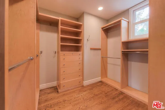 Sherman Oaks, California 91423, United States, 3 Bedrooms Bedrooms, ,3 BathroomsBathrooms,Residential,Active,94632