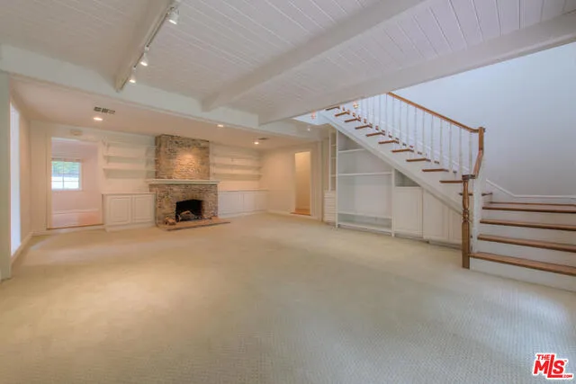 Sherman Oaks, California 91423, United States, 3 Bedrooms Bedrooms, ,3 BathroomsBathrooms,Residential,Active,94632