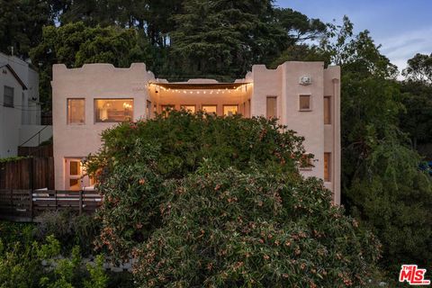 3400 Carnation Avenue Los Angeles CA 90026