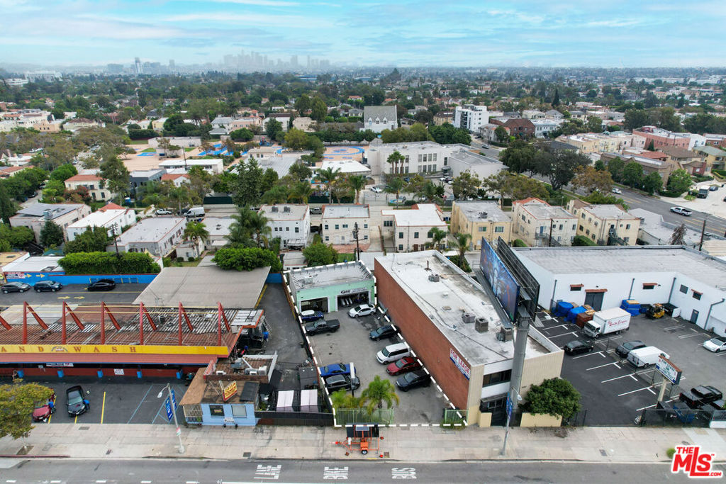 920 S La Brea Avenue