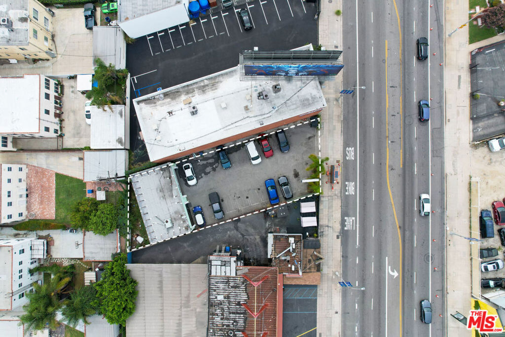 920 S La Brea Avenue