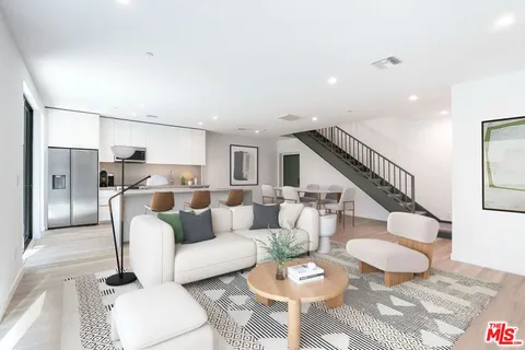 MLS: 25516007
